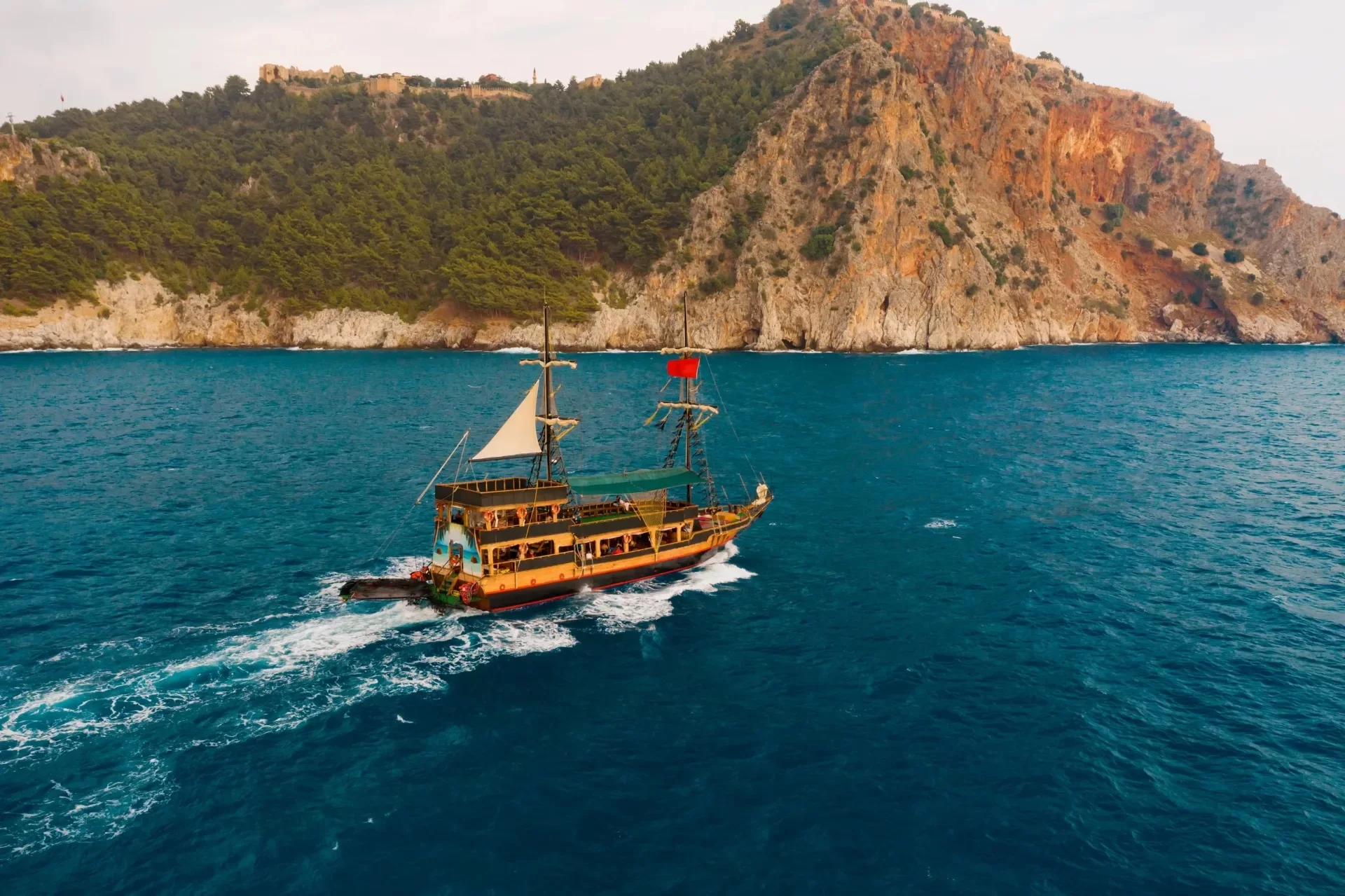 A Day of Bliss: Alanya Boat Tour with Free Lunch, Cleopatra Beach Swim, and More!